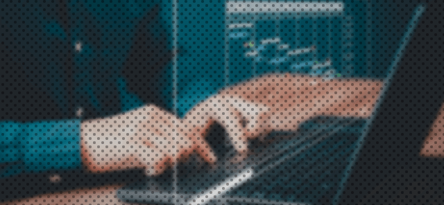 タイピングする手のイメージ